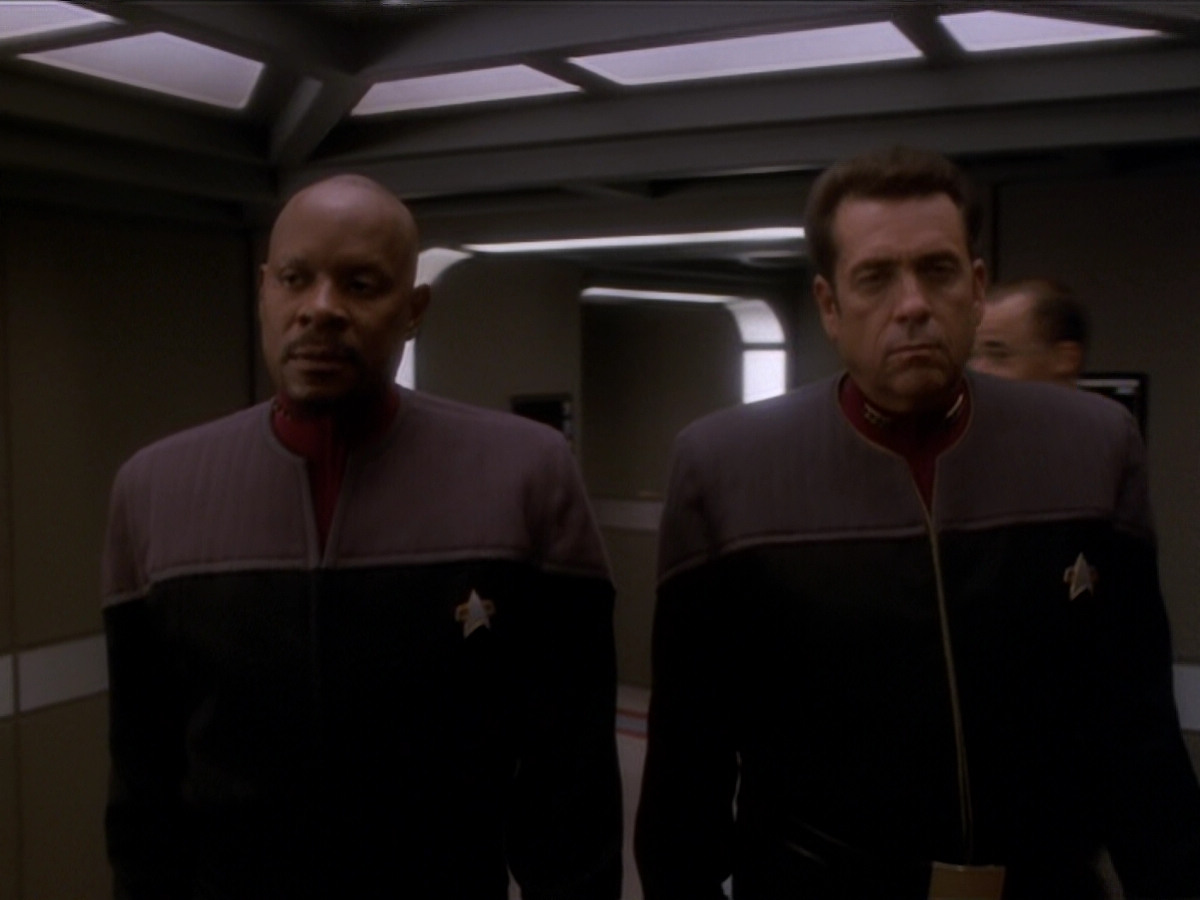 extant_StarTrek_DS9_6x04-BehindTheLines_03423.jpg