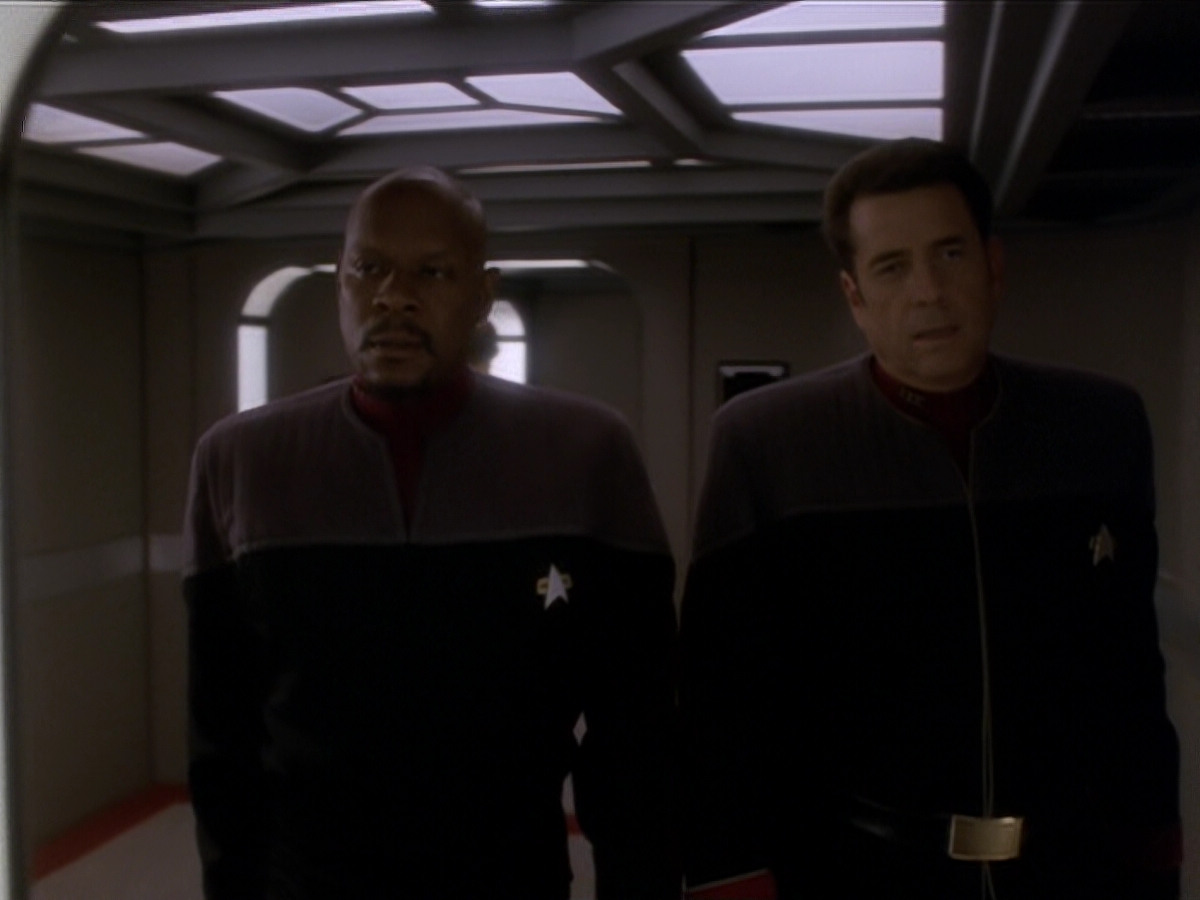 extant_StarTrek_DS9_6x04-BehindTheLines_03425.jpg