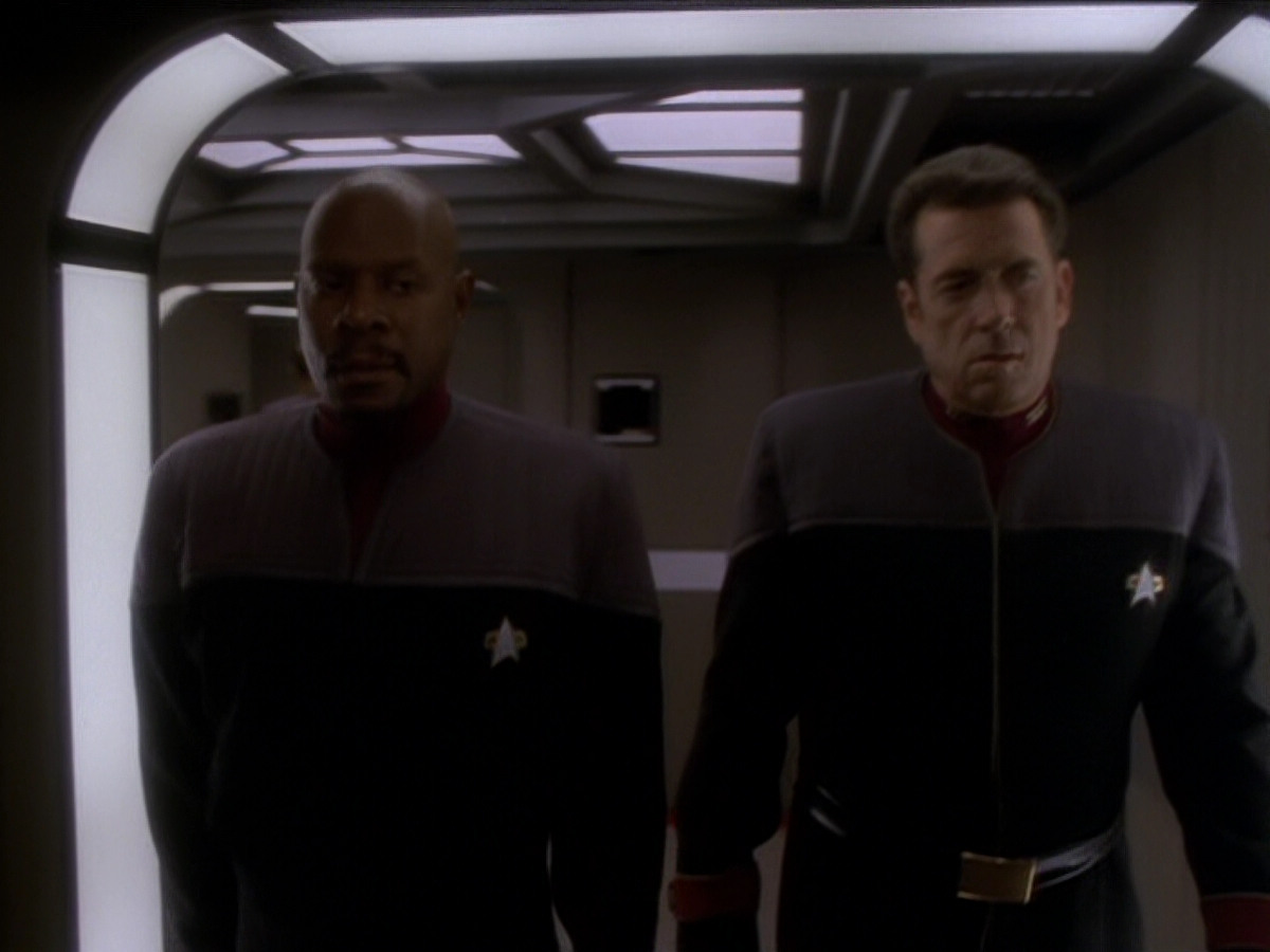 extant_StarTrek_DS9_6x04-BehindTheLines_03426.jpg