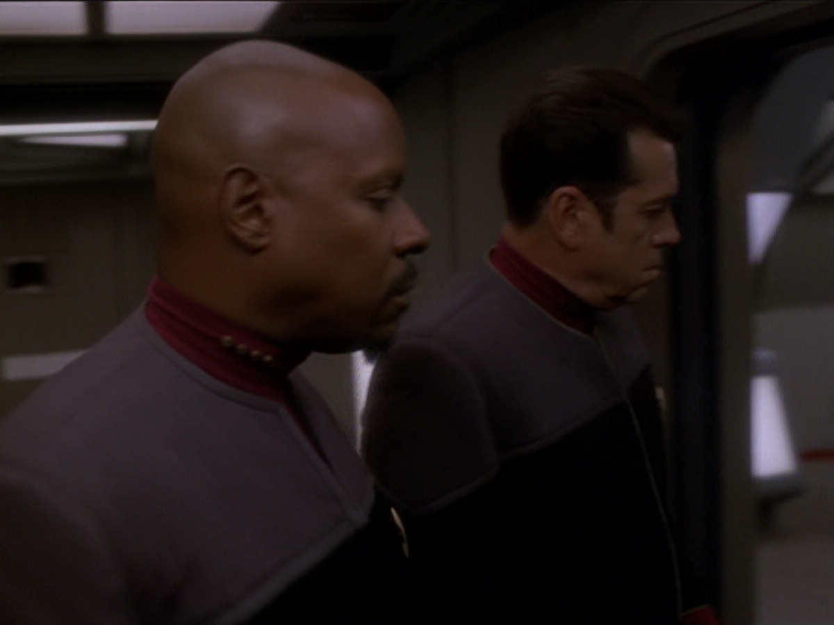 extant_StarTrek_DS9_6x04-BehindTheLines_03429.jpg