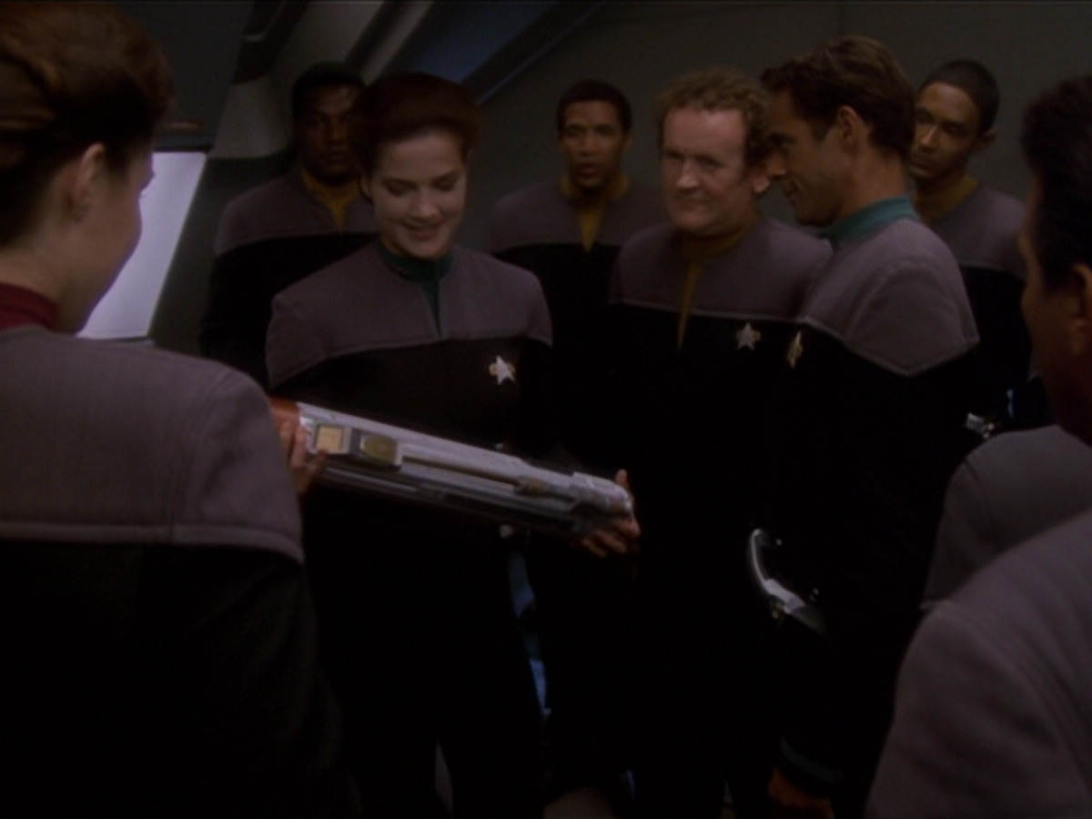 extant_StarTrek_DS9_6x04-BehindTheLines_03498.jpg