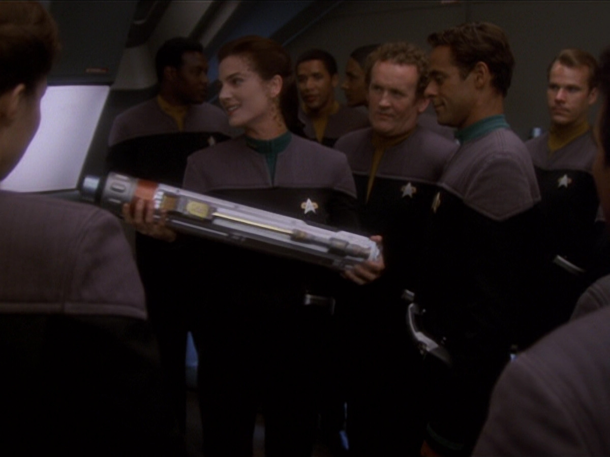 extant_StarTrek_DS9_6x04-BehindTheLines_03505.jpg