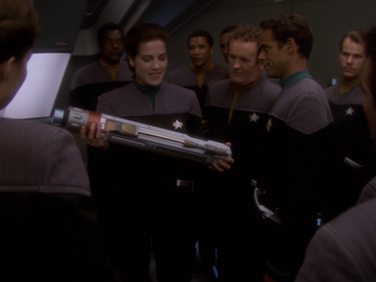 extant_StarTrek_DS9_6x04-BehindTheLines_03510.jpg