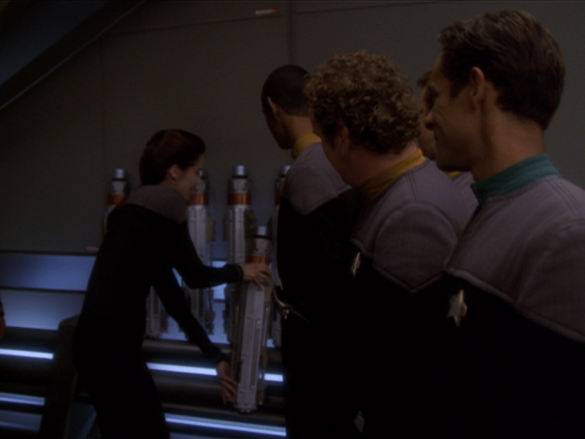 extant_StarTrek_DS9_6x04-BehindTheLines_03531.jpg