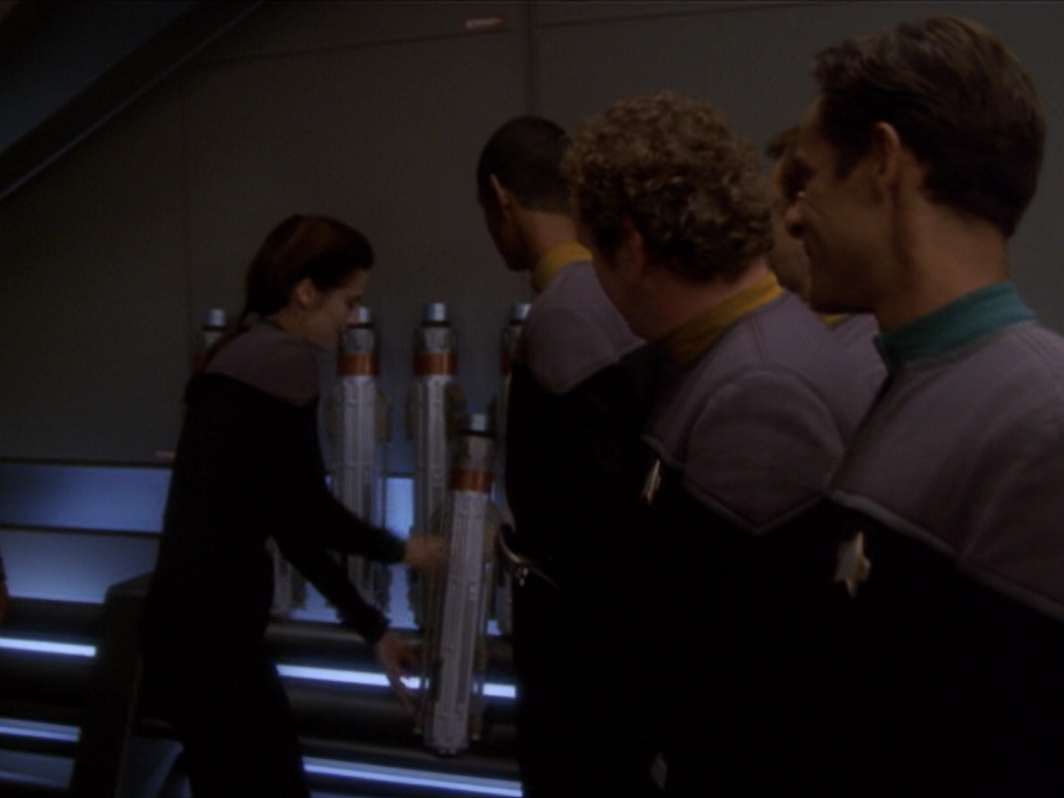 extant_StarTrek_DS9_6x04-BehindTheLines_03532.jpg