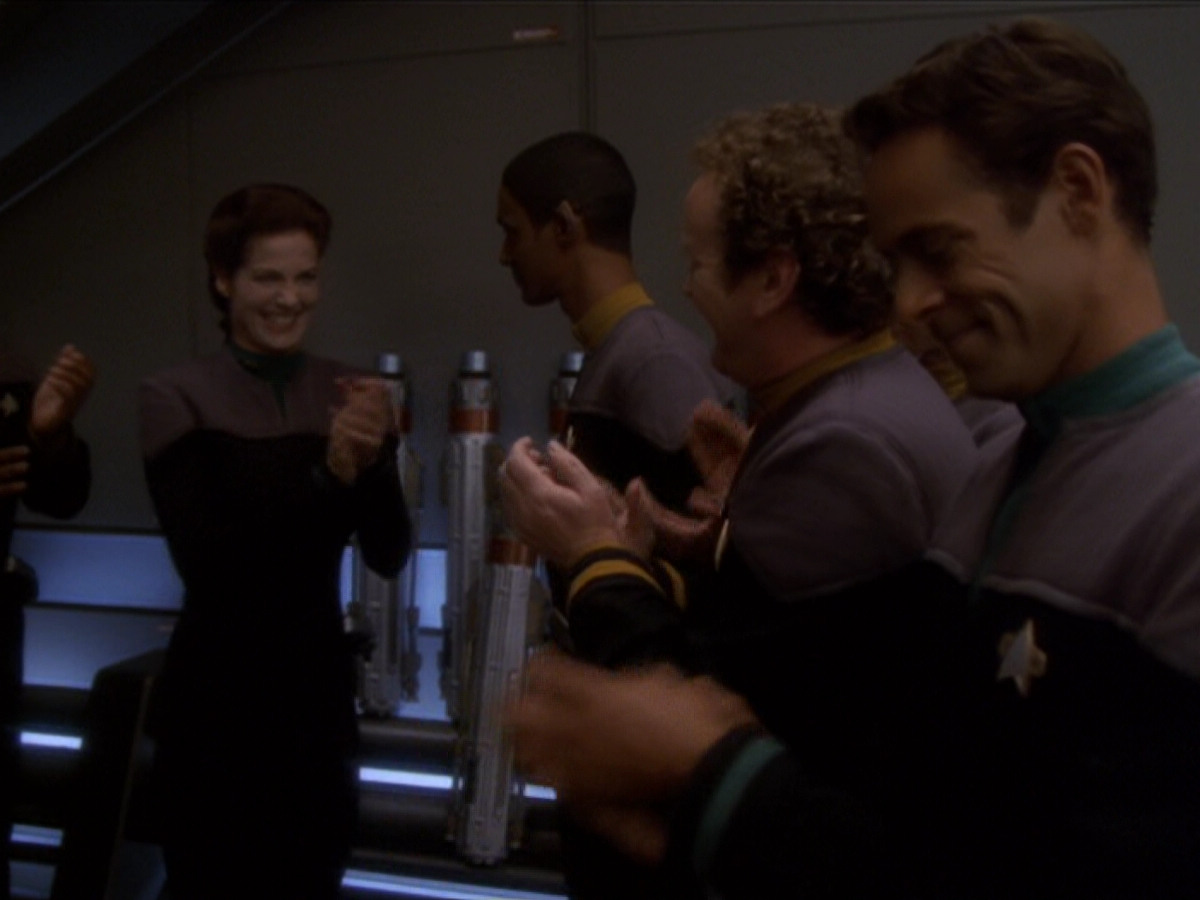 extant_StarTrek_DS9_6x04-BehindTheLines_03536.jpg