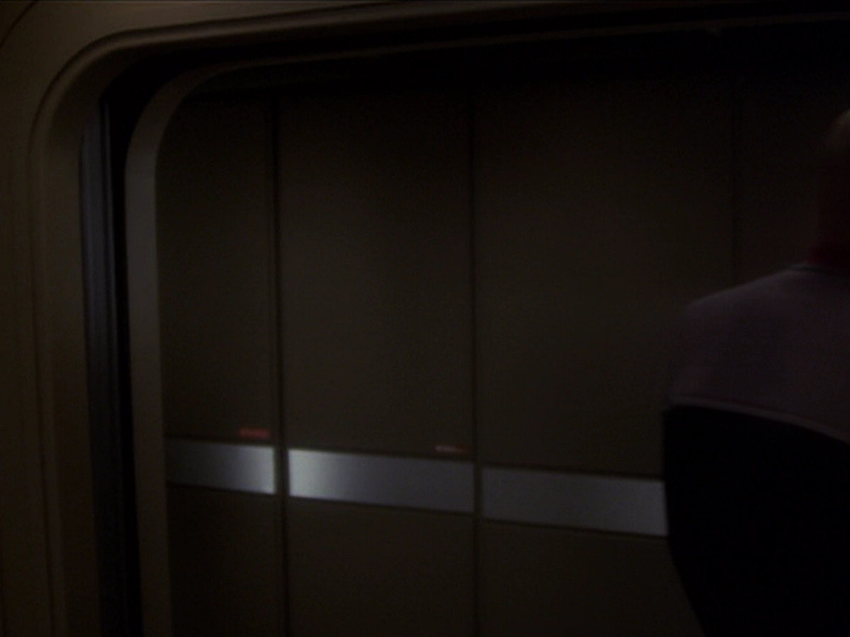 extant_StarTrek_DS9_6x04-BehindTheLines_03577.jpg
