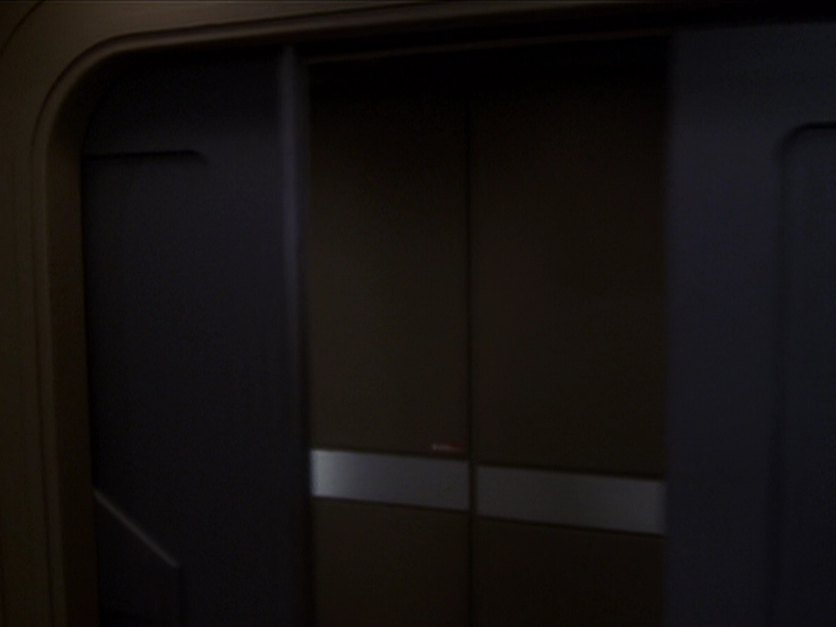extant_StarTrek_DS9_6x04-BehindTheLines_03578.jpg