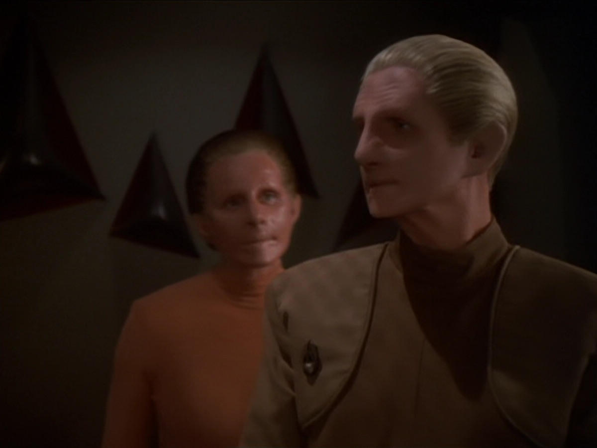 extant_StarTrek_DS9_6x04-BehindTheLines_03723.jpg