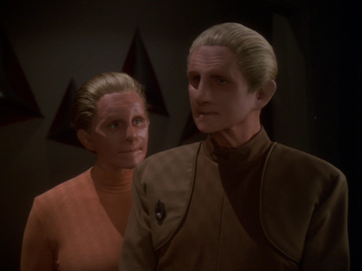 extant_StarTrek_DS9_6x04-BehindTheLines_03747.jpg