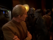extant_StarTrek_DS9_6x04-BehindTheLines_00674.jpg