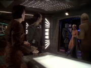 Filename=extant_StarTrek_DS9_6x04-BehindTheLines_01282.jpg
Filesize=180KiB
Dimensions=1200x900
Date added=Jan 07, 2020 extant_StarTrek_DS9_6x04-BehindTheLines_01282.jpg