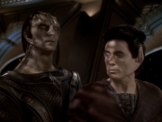 extant_StarTrek_DS9_6x04-BehindTheLines_01331.jpg