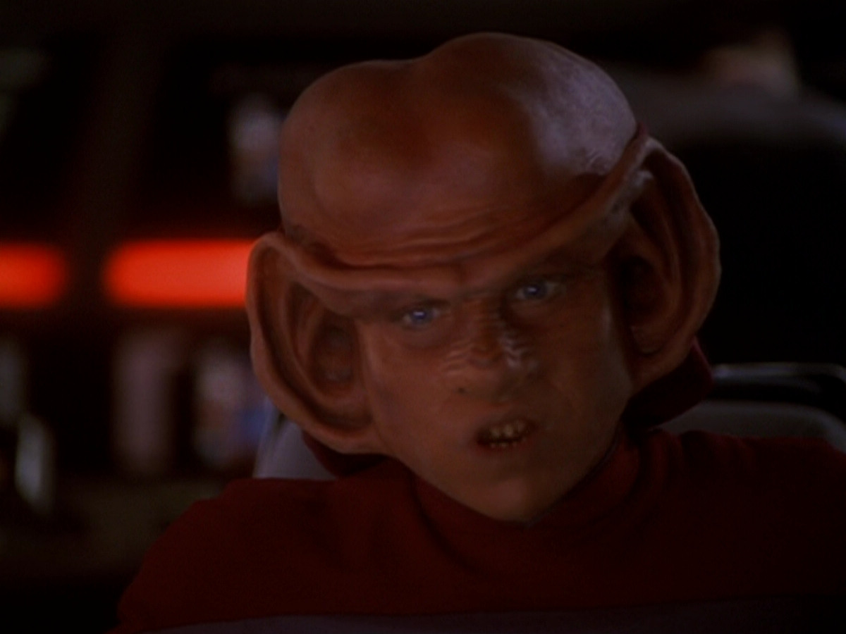 extant_StarTrek_DS9_6x05-FavorTheBold_00038.jpg
