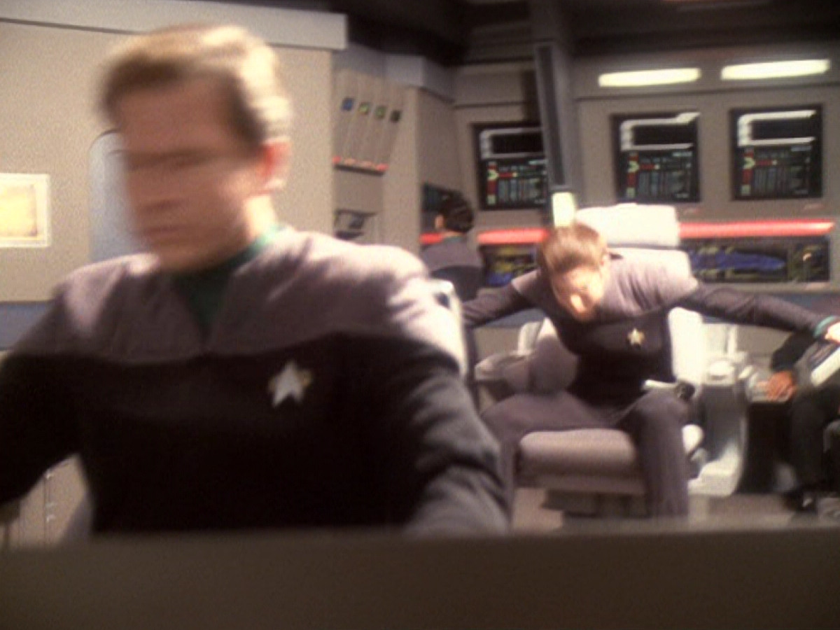 extant_StarTrek_DS9_6x05-FavorTheBold_00061.jpg