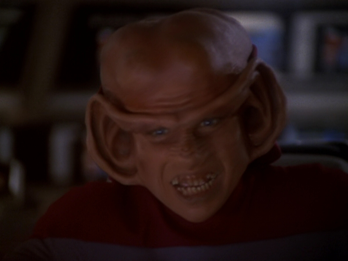 extant_StarTrek_DS9_6x05-FavorTheBold_00064.jpg