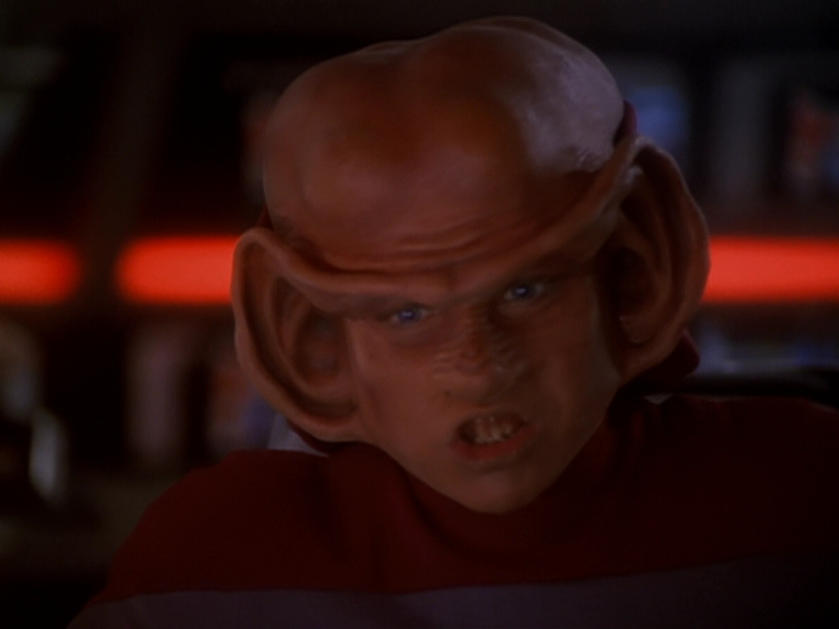 extant_StarTrek_DS9_6x05-FavorTheBold_00065.jpg