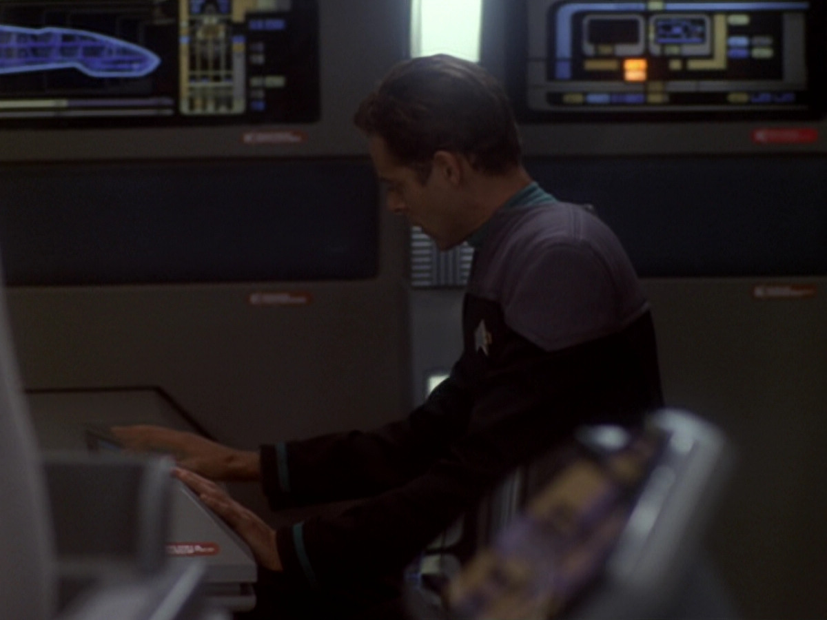 extant_StarTrek_DS9_6x05-FavorTheBold_00156.jpg