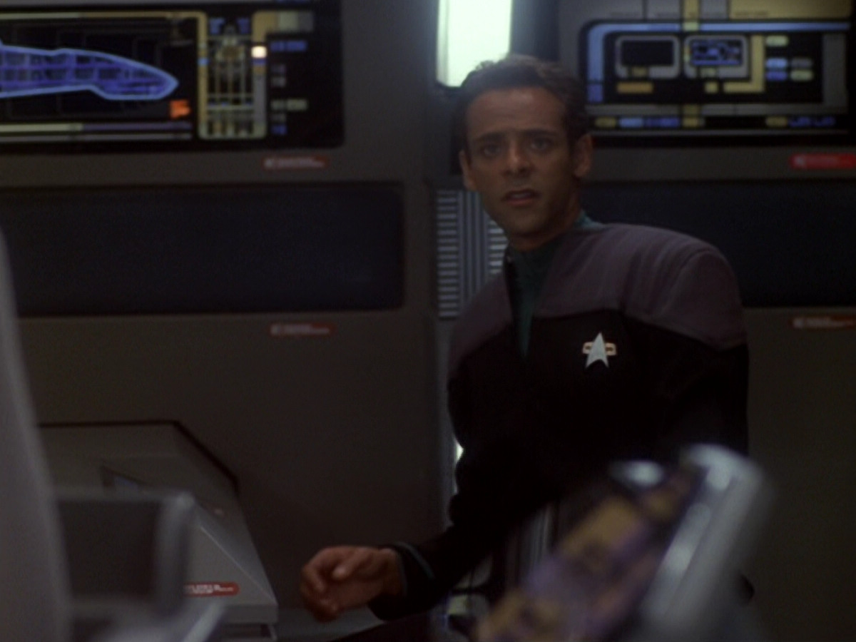 extant_StarTrek_DS9_6x05-FavorTheBold_00160.jpg