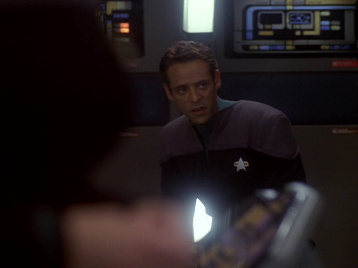 extant_StarTrek_DS9_6x05-FavorTheBold_00162.jpg