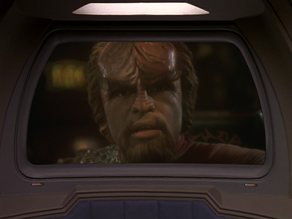 extant_StarTrek_DS9_6x05-FavorTheBold_00171.jpg