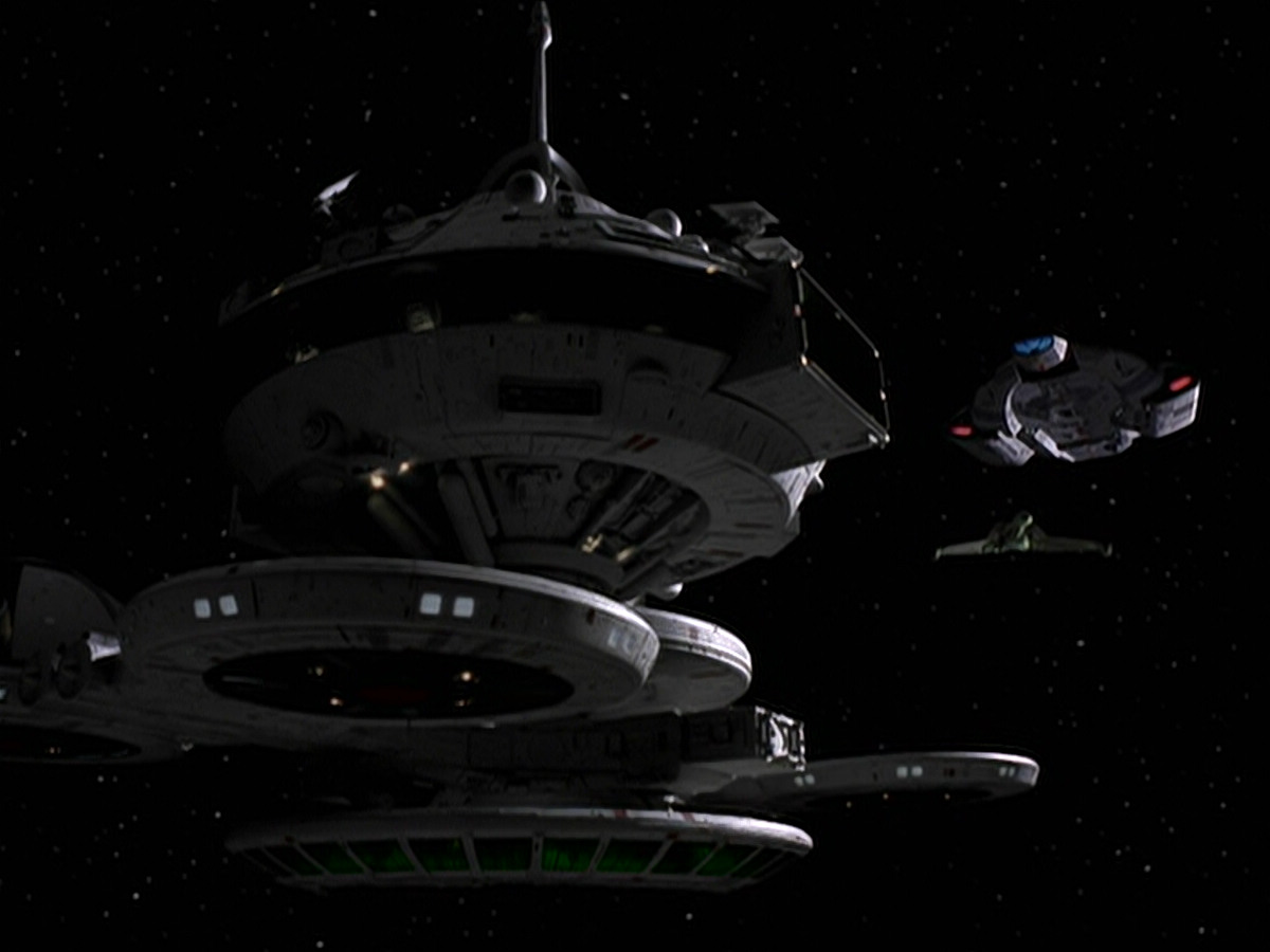extant_StarTrek_DS9_6x05-FavorTheBold_00181.jpg