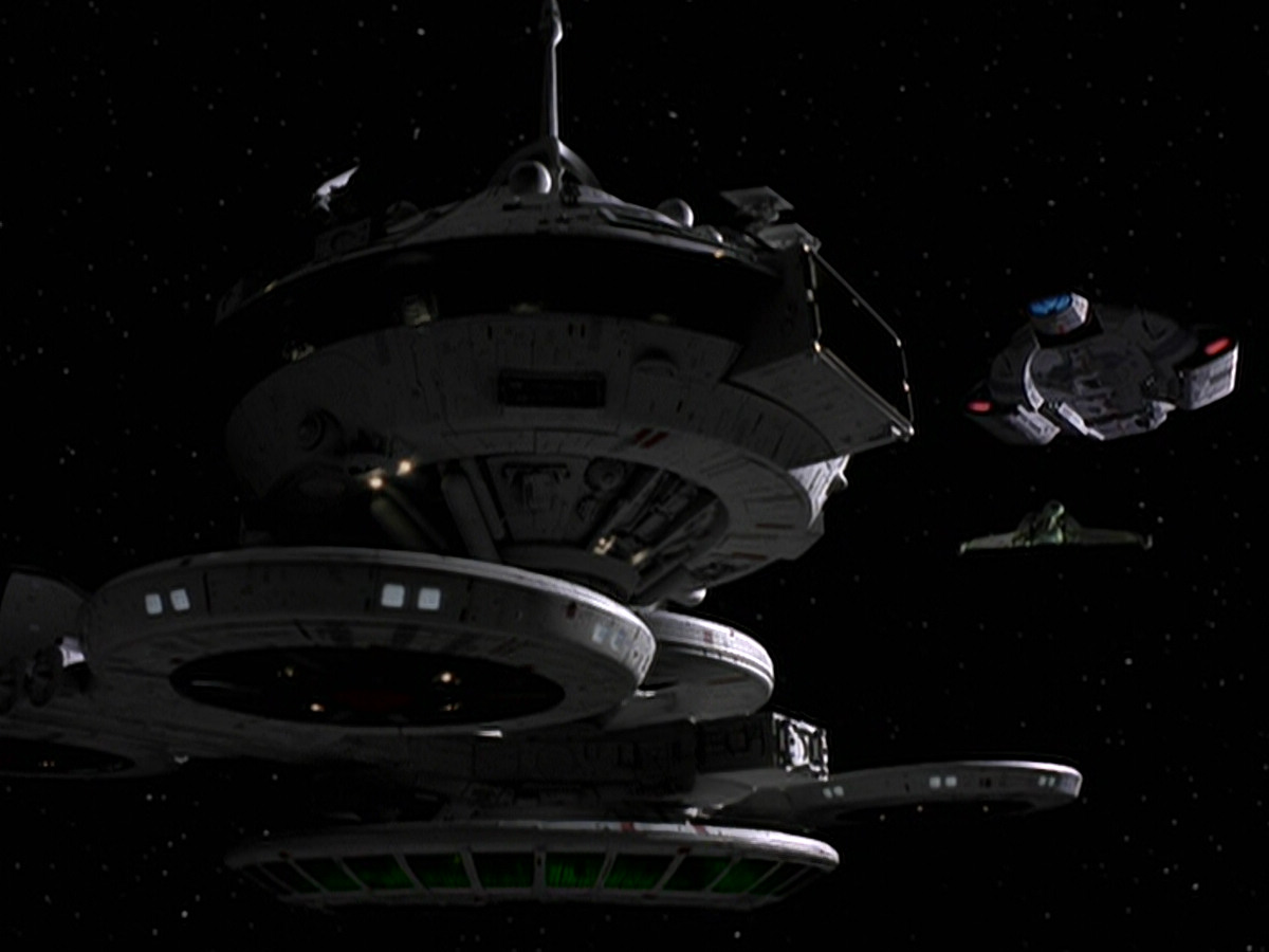 extant_StarTrek_DS9_6x05-FavorTheBold_00184.jpg