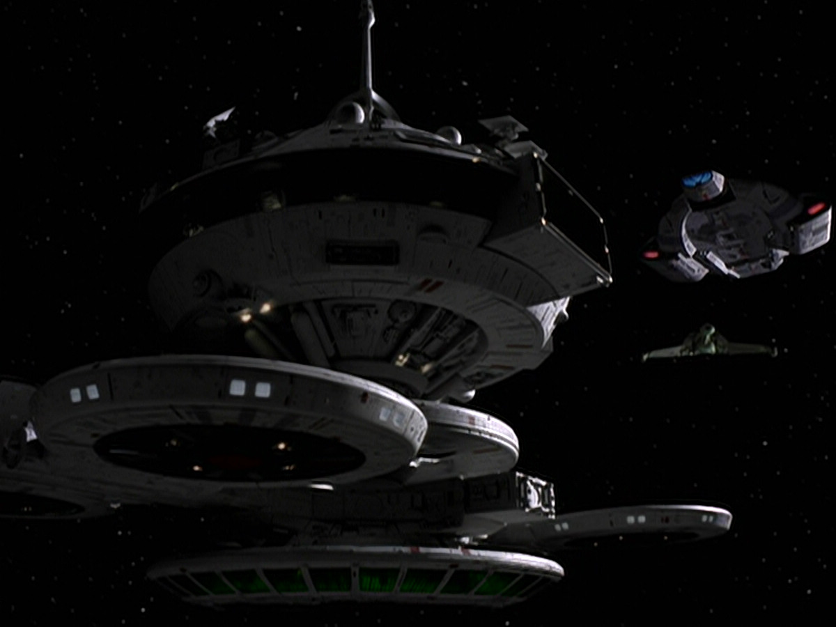 extant_StarTrek_DS9_6x05-FavorTheBold_00186.jpg