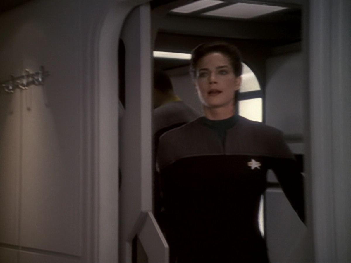 extant_StarTrek_DS9_6x05-FavorTheBold_00188.jpg
