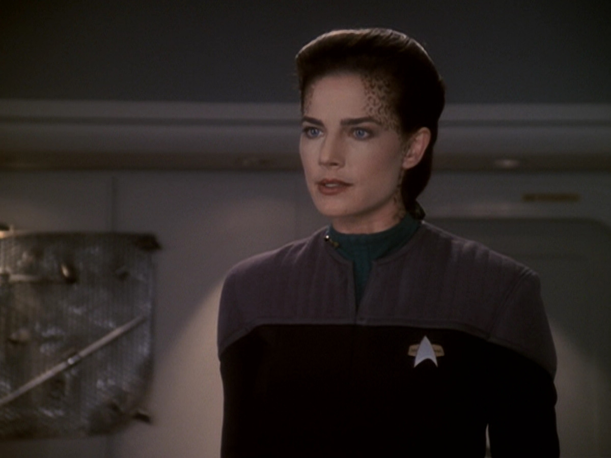 extant_StarTrek_DS9_6x05-FavorTheBold_00195.jpg
