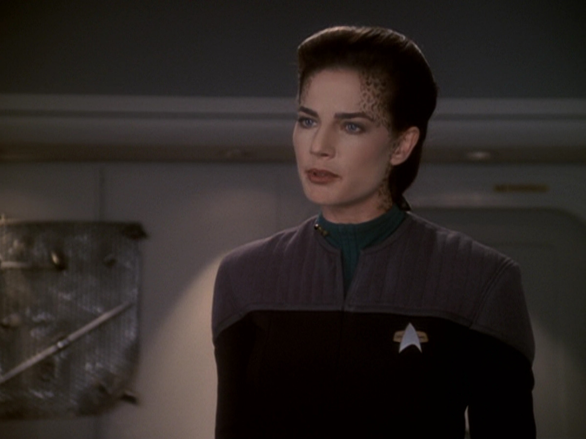 extant_StarTrek_DS9_6x05-FavorTheBold_00199.jpg
