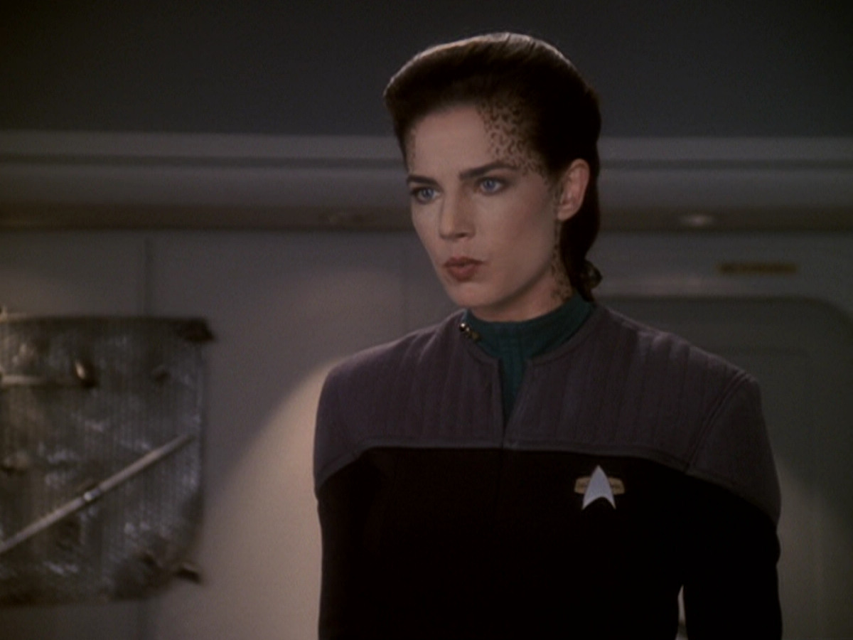 extant_StarTrek_DS9_6x05-FavorTheBold_00203.jpg