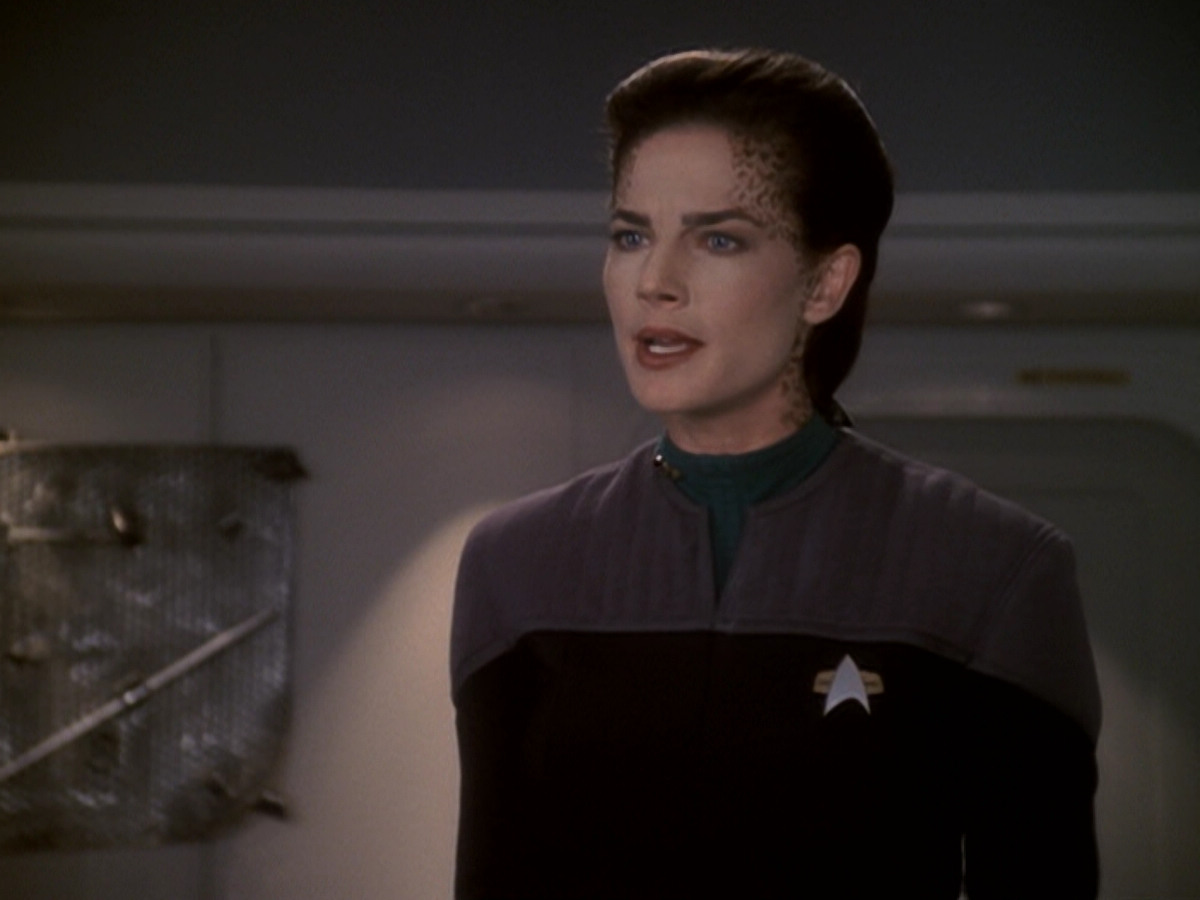 extant_StarTrek_DS9_6x05-FavorTheBold_00212.jpg