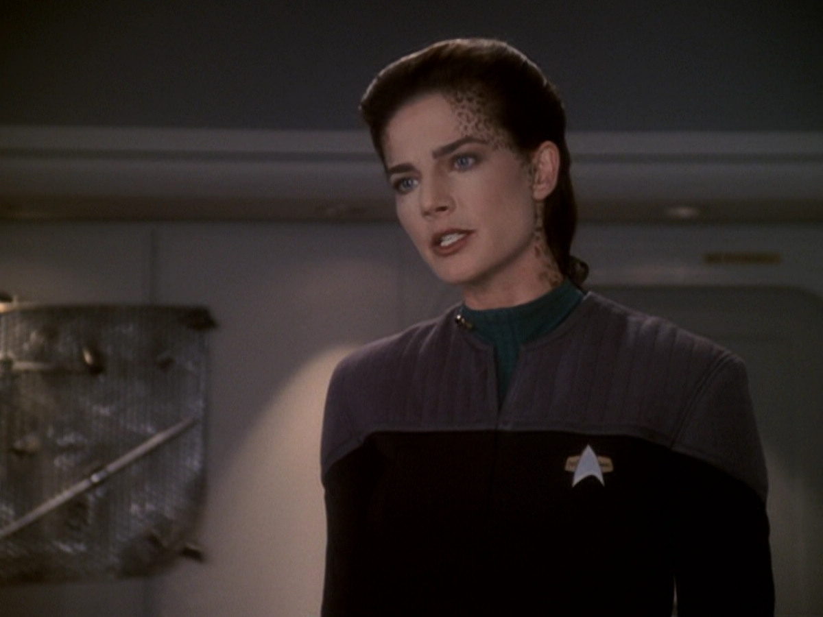 extant_StarTrek_DS9_6x05-FavorTheBold_00220.jpg