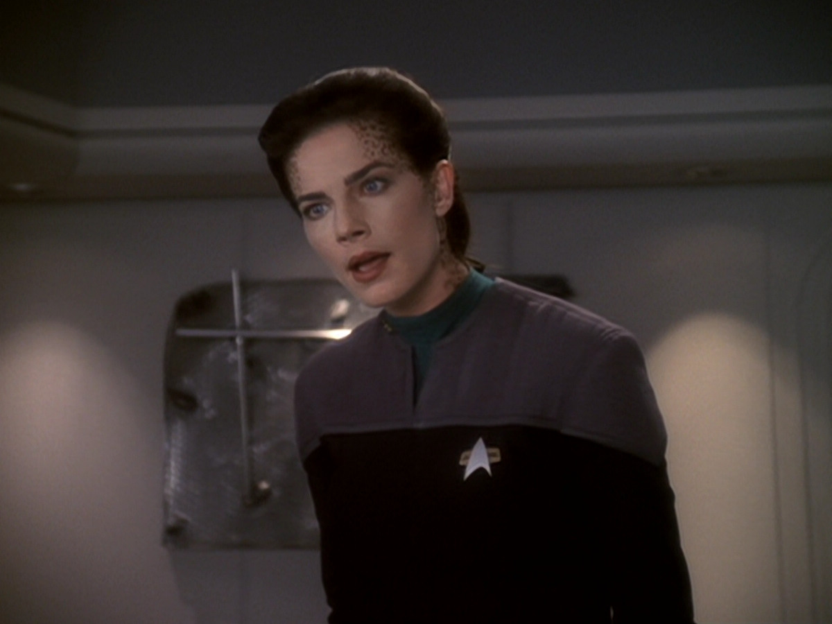 extant_StarTrek_DS9_6x05-FavorTheBold_00230.jpg