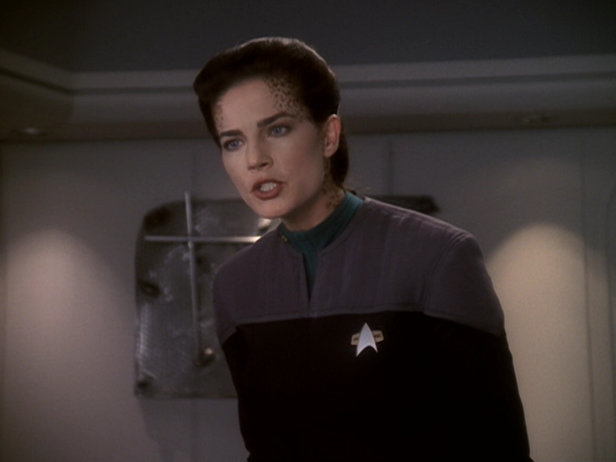 extant_StarTrek_DS9_6x05-FavorTheBold_00231.jpg