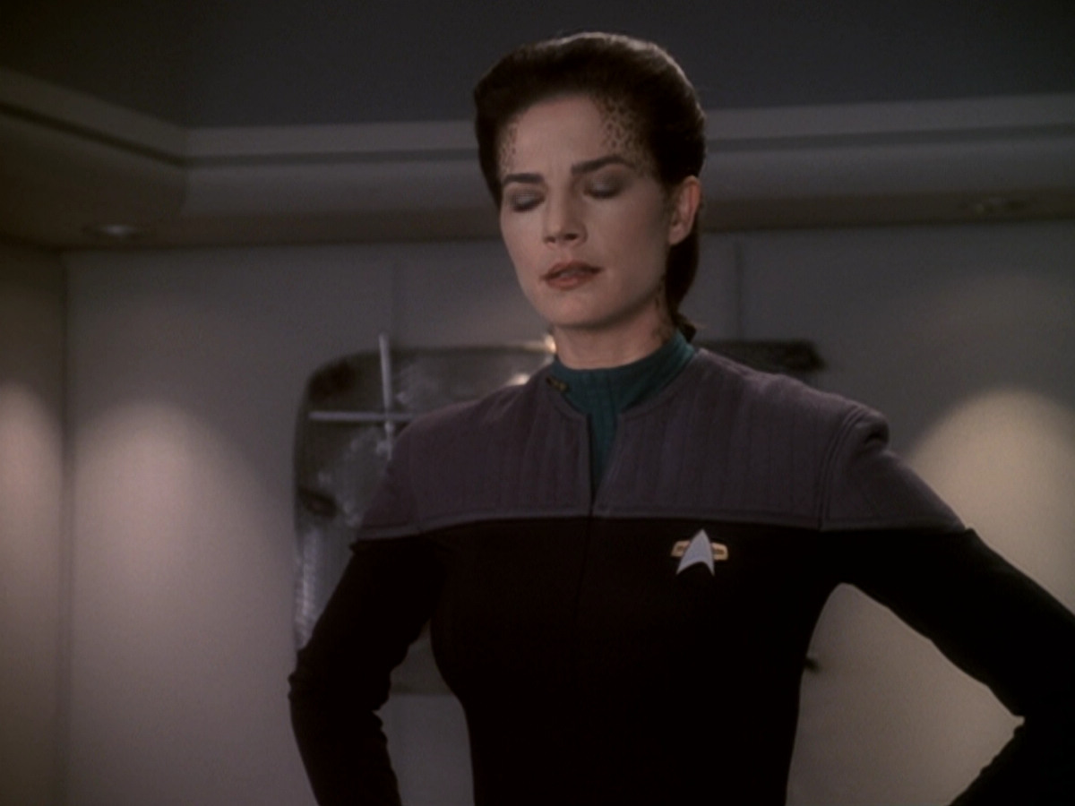 extant_StarTrek_DS9_6x05-FavorTheBold_00243.jpg