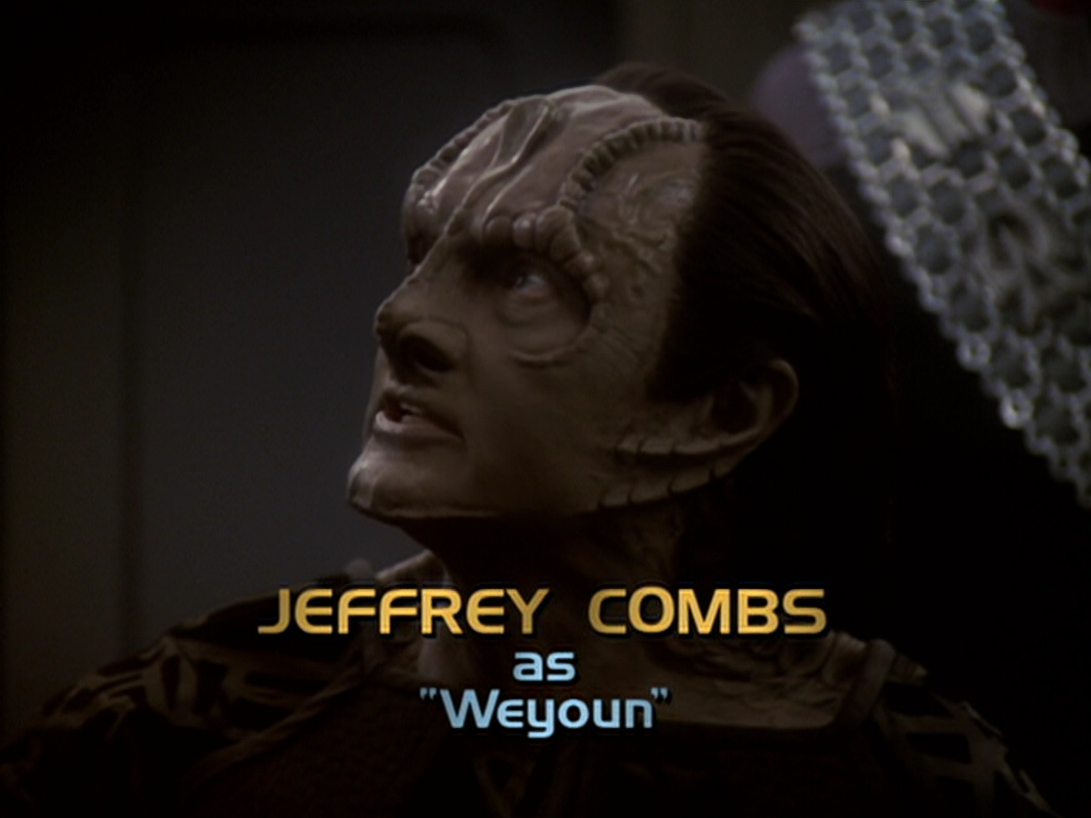 extant_StarTrek_DS9_6x05-FavorTheBold_00442.jpg