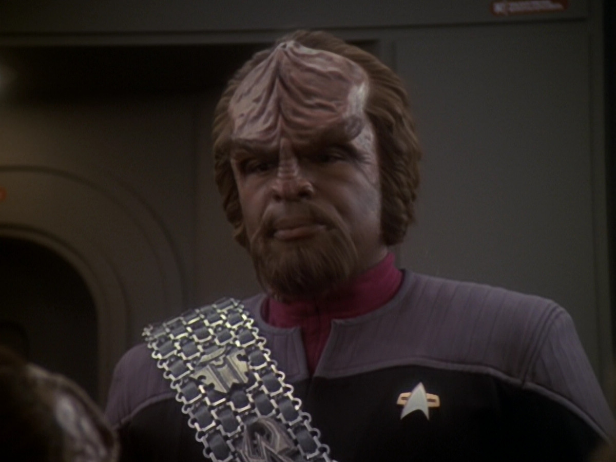 extant_StarTrek_DS9_6x05-FavorTheBold_00468.jpg