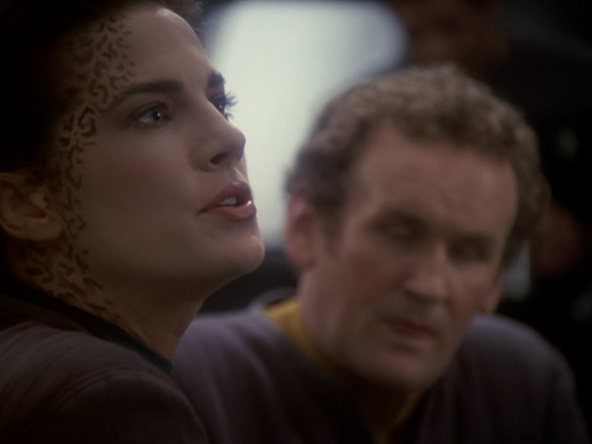 extant_StarTrek_DS9_6x05-FavorTheBold_00487.jpg