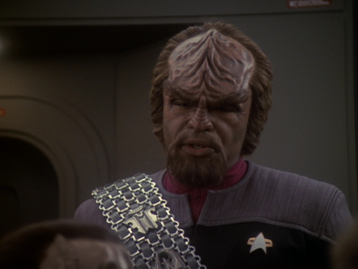 extant_StarTrek_DS9_6x05-FavorTheBold_00512.jpg