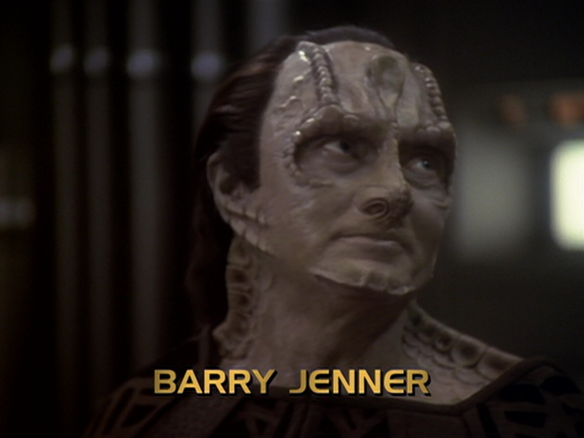 extant_StarTrek_DS9_6x05-FavorTheBold_00515.jpg