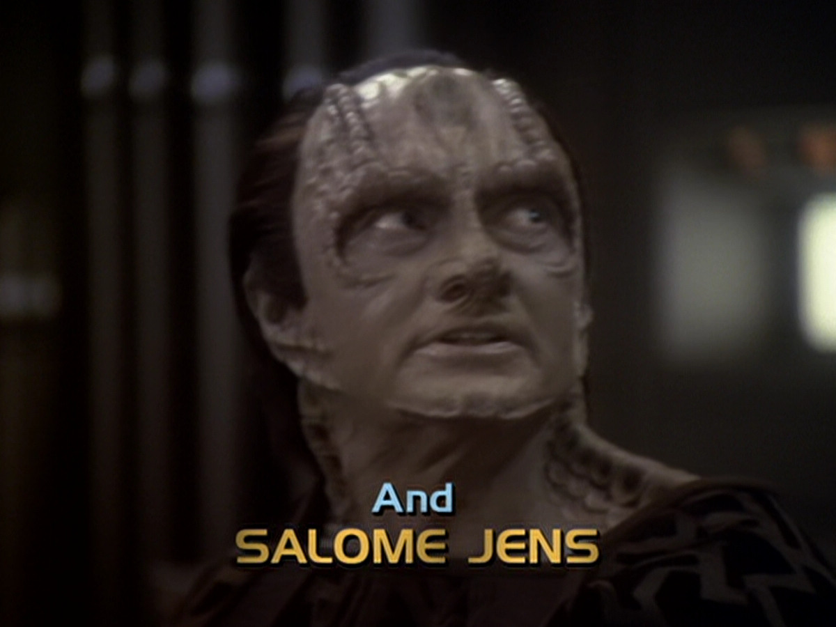 extant_StarTrek_DS9_6x05-FavorTheBold_00522.jpg