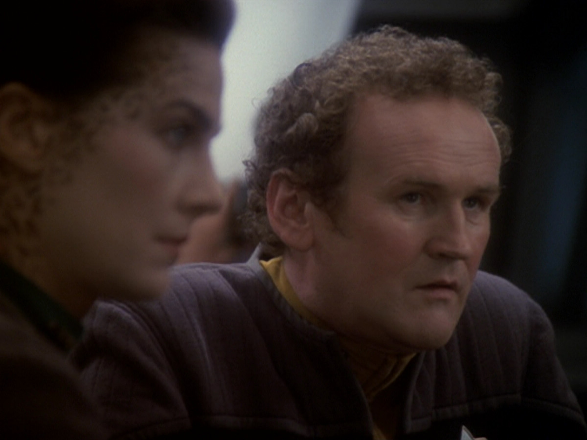 extant_StarTrek_DS9_6x05-FavorTheBold_00528.jpg