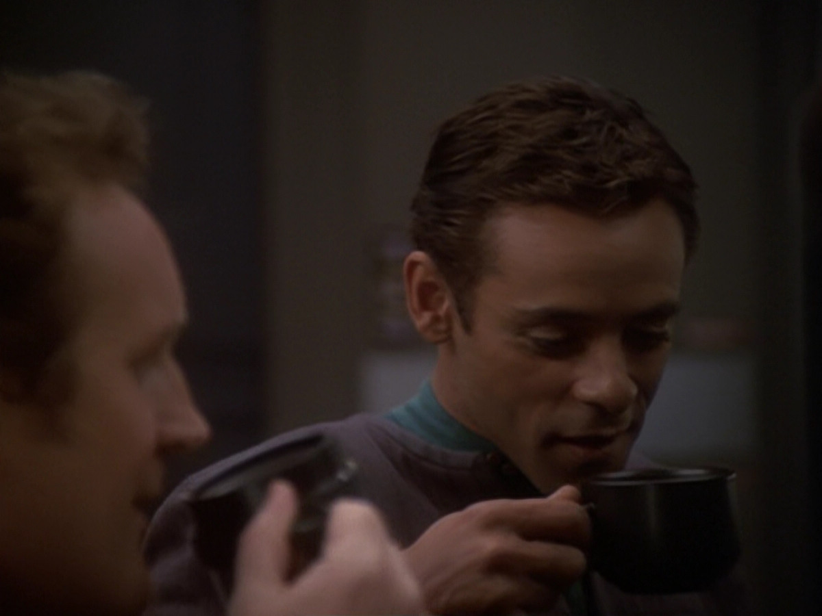 extant_StarTrek_DS9_6x05-FavorTheBold_00553.jpg