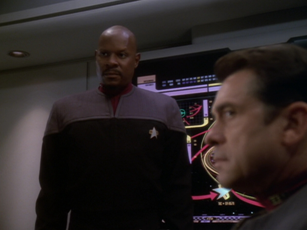 extant_StarTrek_DS9_6x05-FavorTheBold_00572.jpg