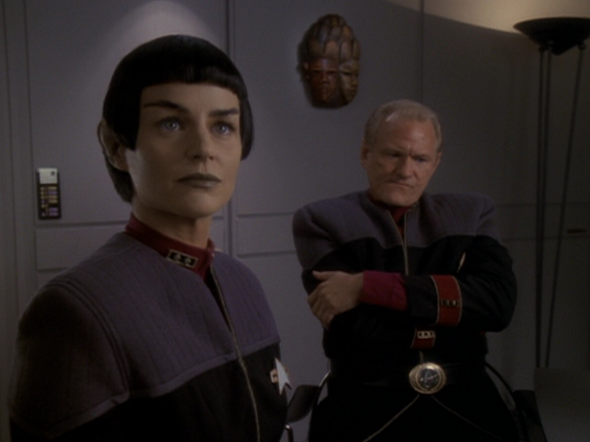 extant_StarTrek_DS9_6x05-FavorTheBold_00583.jpg