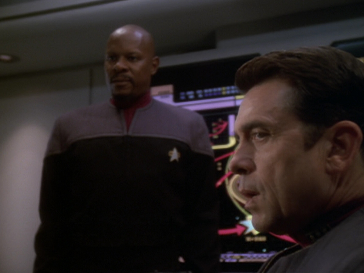extant_StarTrek_DS9_6x05-FavorTheBold_00588.jpg