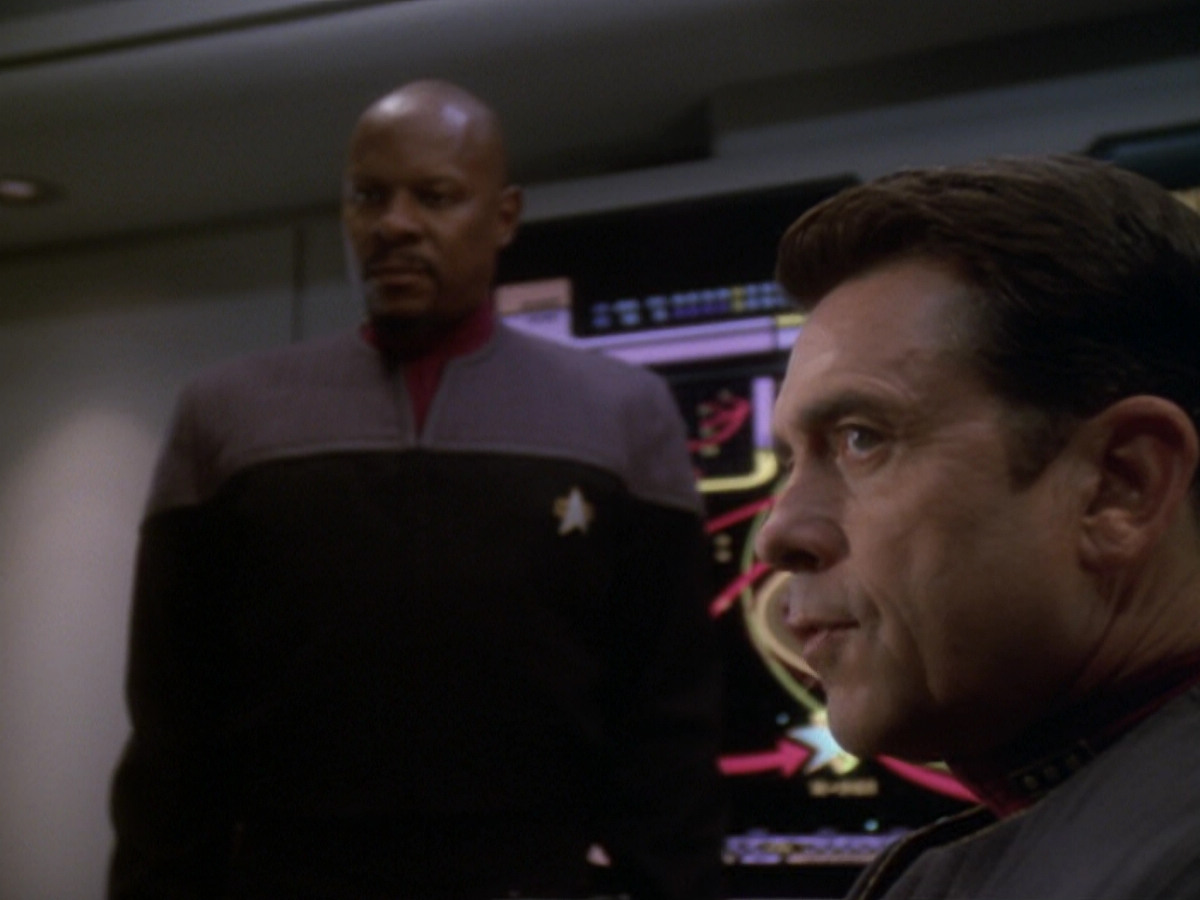 extant_StarTrek_DS9_6x05-FavorTheBold_00589.jpg