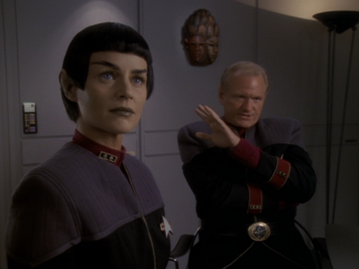 extant_StarTrek_DS9_6x05-FavorTheBold_00596.jpg